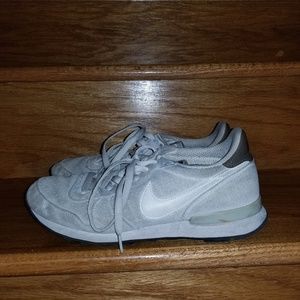 Nike Internationlist off white sz 8